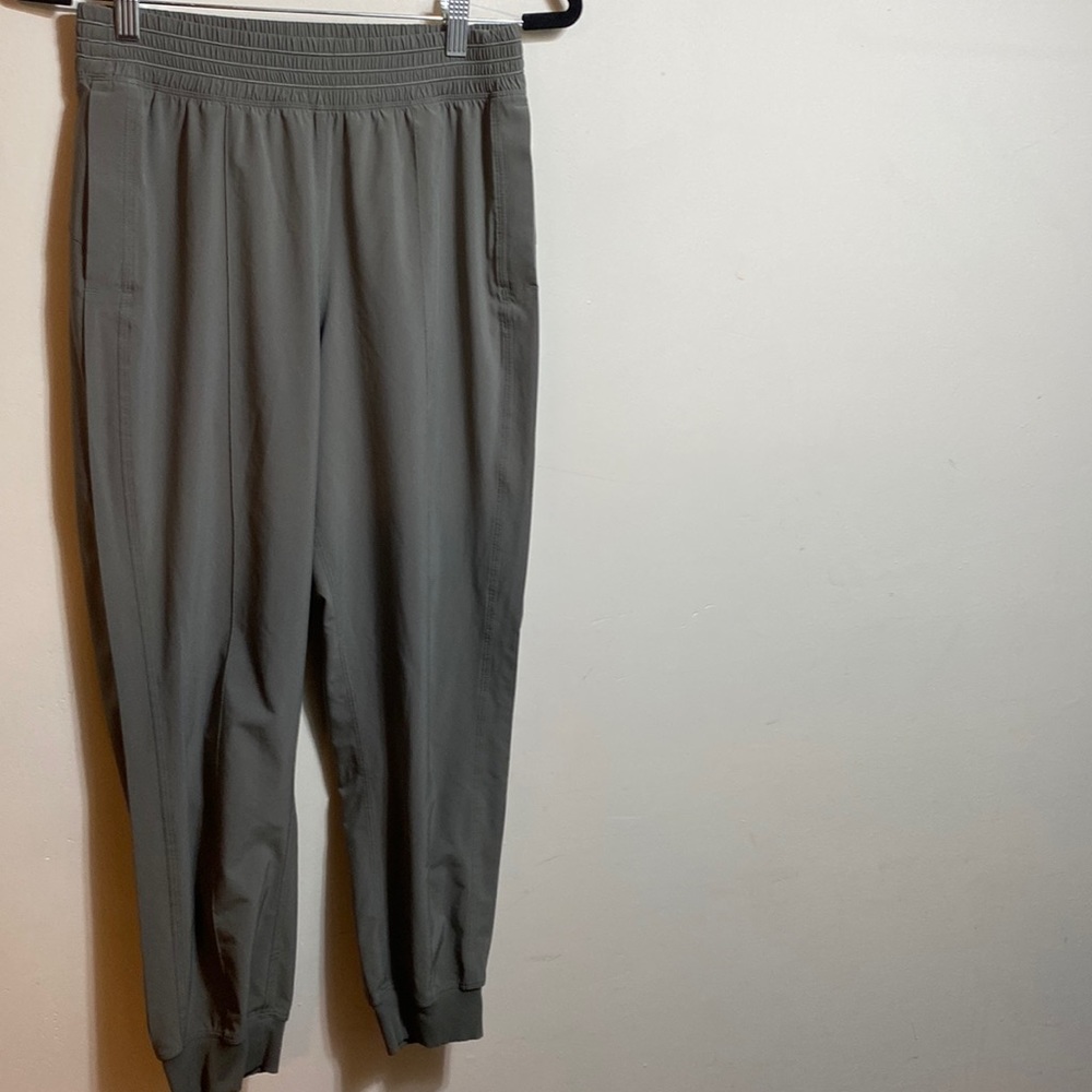 Lululemon swift jogger